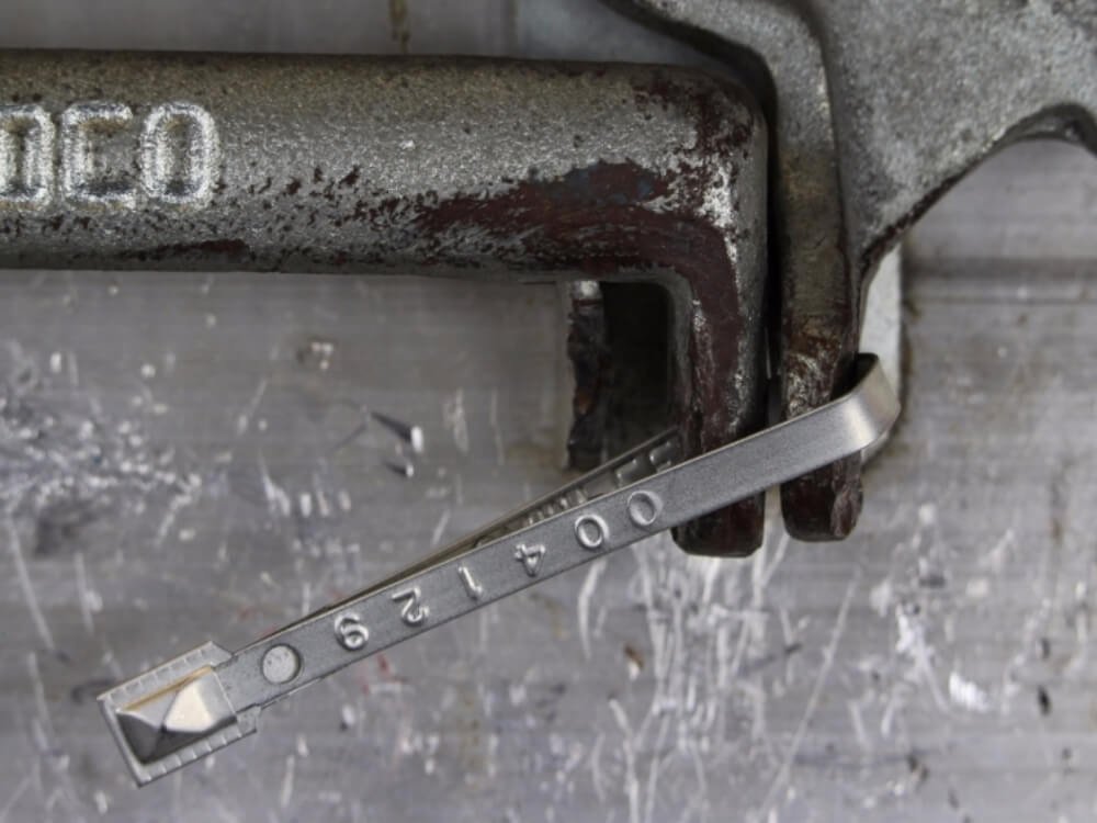 How to Inspect a Metal Strap Ball Seal for Tampering