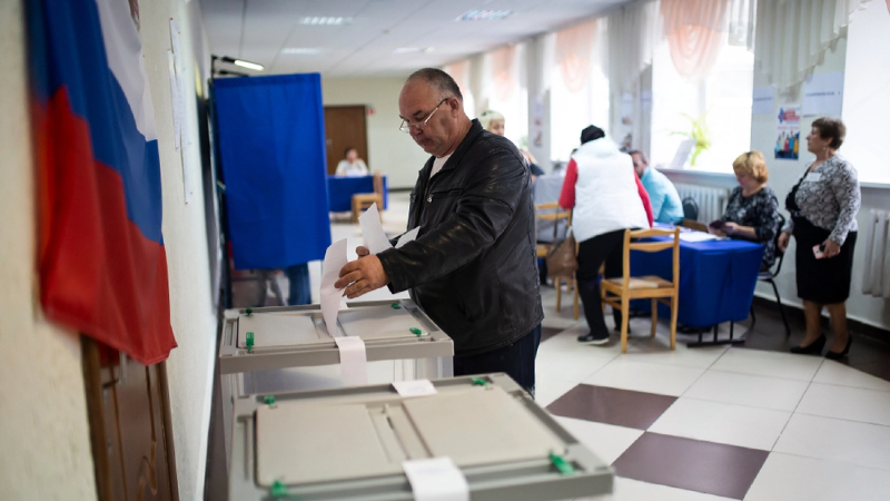ballot_boxes_with_plastic_seals_3