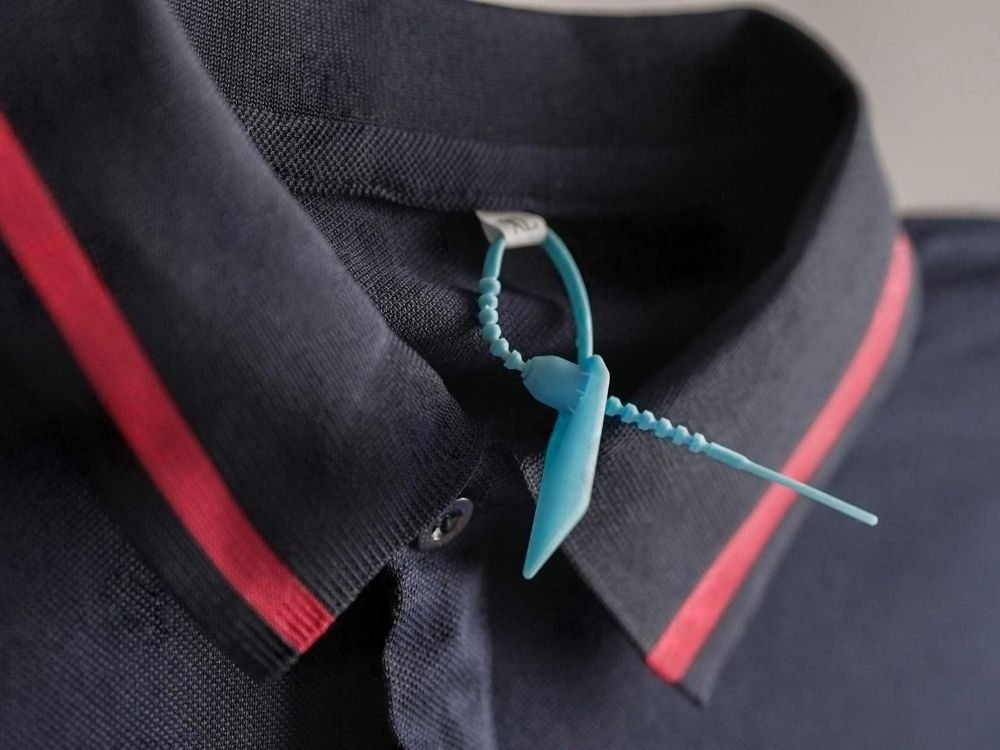 Plastic seals for clothes